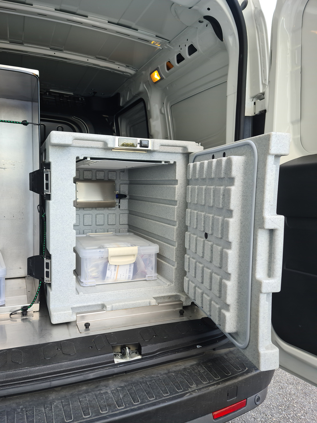 frigorifero mobile a 12V Coldtainer F0140, nella versione NDH